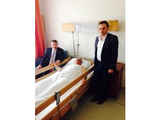 Başkan Keskin, İl Yönetim Kurulu Üyesini Hastanede Ziyaret Etti