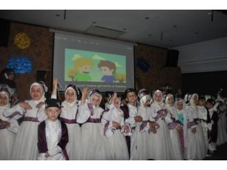 Minik Öğrencilerden Muhteşem Gösteri