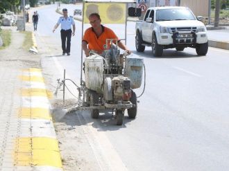 Sapanca’da Kaldırım Bordürleri Boyanıyor
