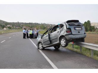 Gemerek’te Trafik Kazası: 3 Yaralı