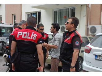 3 Şahsın Bıçaklı Saldırısına Uğradı