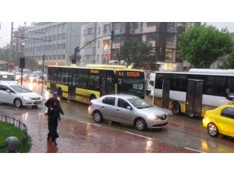 Bursa Yağmura Teslim Oldu