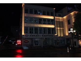 Trt Radyo Çalışanı Odasında Ölü Bulundu