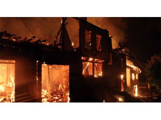 Safranbolu’da 3 Ev Alevlere Teslim Oldu