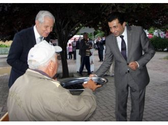Zırhlıoğlu’ndan 46 Yılın Hatırına 40 Yıllık Hatırı Olan İkram