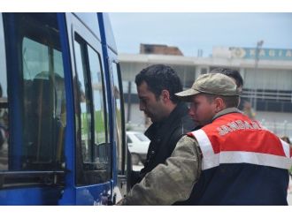 Babasını Öldüren Ünlü Sanatçı 4 Kez İntihar Girişiminde Bulundu