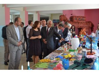 Öğrenciler Tiyatro Oyunu İle Çevre Kirliliğine Dikkat Çekti