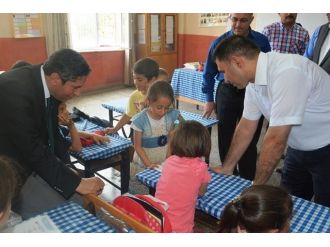 Lise Öğrencileri, Hanımın Çiftliği Fatih Ortaokulu’na Kütüphane Kurdu