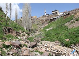 Mahalle Sakinlerinin Sel Ve Heyelan Korkusu