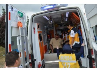 Havada İki Takla Atan Motosiklet Sürücüsünü Kask Kurtardı