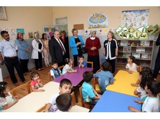 Girne Sosyal Tesisi Kursiyerleri El Emeği Göz Nurunu Sergiledi