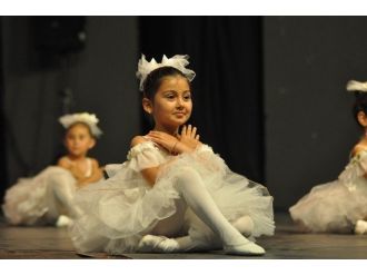Minik Dansçılar Büyük Beğeni Topladı