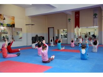 Jimnastik Kursu Çocukların Fiziki Gelişimine Büyük Katkı Sağlıyor