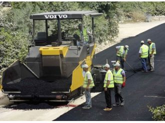 Erdemli’de Çeşmeli-sarıyer Yolu Asfaltlanıyor