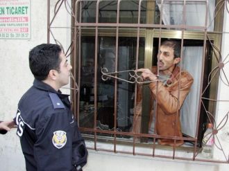 Sözde Mehdi Bakın Polisleri Neden Vurmuş !