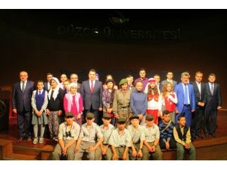 Duygulandıran Çanakkale Tiyatro Gösterisi