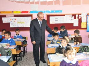 Kocatepe, Öğrencilere Karnelerini Bizzat Kendisi Verdi