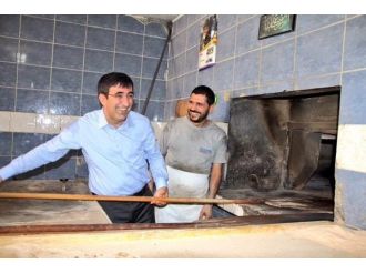 Bakan Yılmaz Ekmek Pişirdi