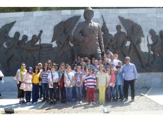 Bayırköy Belde Belediyesi Başarı İlkokul Öğrencilerine Çanakkale Gezisi Düzenledi