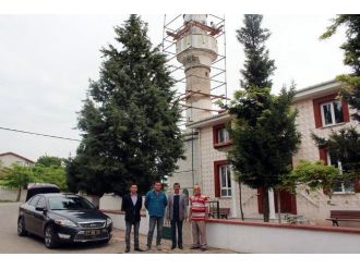 Tarihi Muratağa Camii’nin Minaresi Onarılıyor