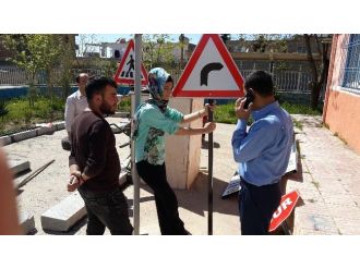Silvan Myo Öğrencileri Çocuklara Trafik Eğitim Pisti Oluşturdu