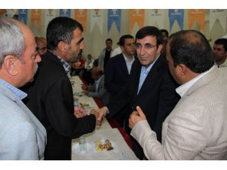 Bakan Yılmaz, Değer Ve Akçadağ Aileleriyle Buluştu