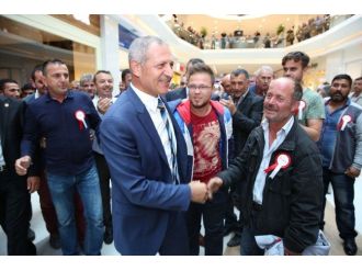 Agora Avm’ye Görkemli Açılış