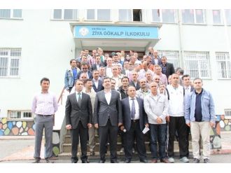 İlkokuldaki Bıçaklı Dehşet Anları Kamerada