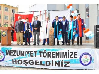 Şırnak Üniversitesi’nde Mezuniyet Coşkusu