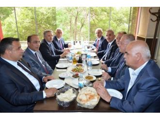 Vali Kahraman Esnaflarla Bir Araya Geldi