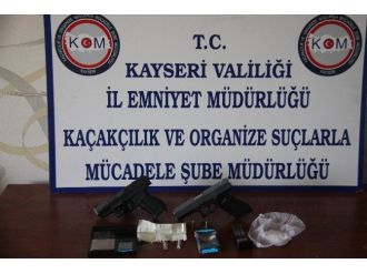 Uyuşturucu Tacirlerine Gözaltı