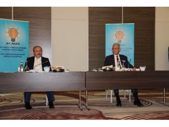 Bakan Volkan Bozkır, Yabancı Medya Mensuplarıyla Bir Araya Geldi