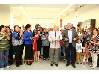 Kadınlar El Emeği Eserlerini Sergiledi