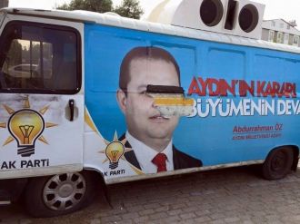 Aydın’da Ak Parti Seçim Ofisi Ve Araçlarına Saldırı