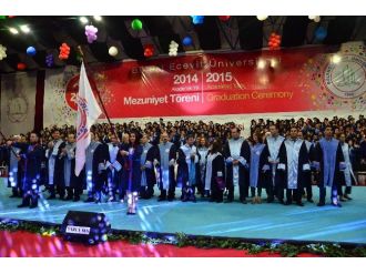 Beü’de Mezuniyet Coşkusu Sürüyor