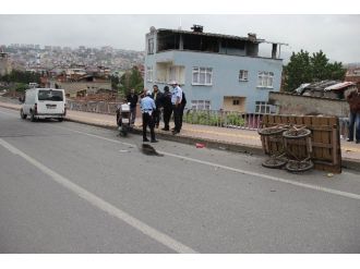 Motosiklet El Arabasına Çarptı: 2 Yaralı