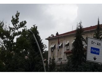 Mısır Büyükelçiliği’nde İntihar Girişimi