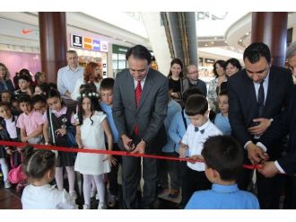 Serçe Parmaklar’dan İmza Günü