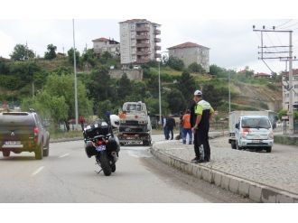 Tüp Dolu Kamyonetteki Yangın Korkuttu