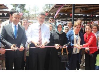 Kadınlar, ‘Emeklerini’ Sergiledi