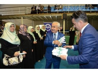 Edirne’de Kuran Öğrenen Yüzlerce Kadın Kurs Bitirme Sertifikalarını Aldı