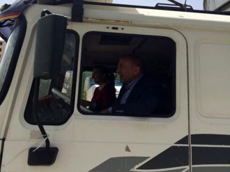 Gürsel Tekin’den Tır’lı Tepki