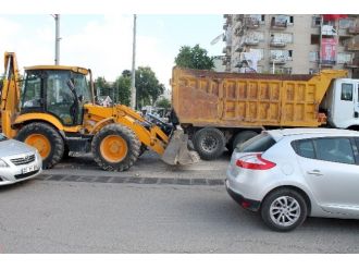 Adıyaman’da İş Makineleri Çarpıştı
