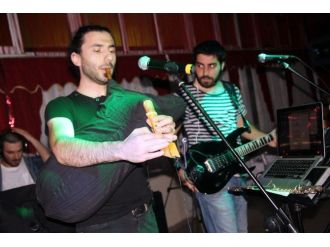 Karadenizli Sanatçı Selim Tarım Alaplı’da Konser Verdi