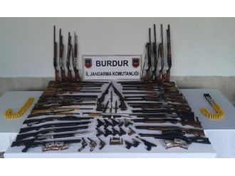 Burdur’da Silah Ve Mühimmat Operasyonunda 24 Gözaltı