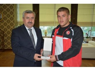 Başkan Baran Şampiyonu Ağırladı