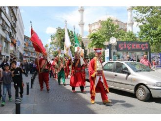 Bayrampaşa’da İstanbul’un Fethi Mehteran Gösterisiyle Kutlandı
