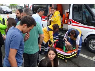 Öğrenci Servisi Kaza Yaptı: 11 Yaralı