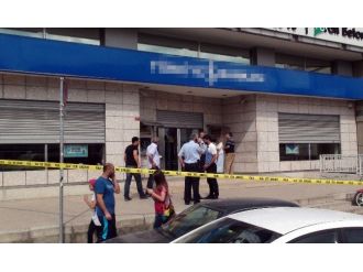 Pendik’te Kar Maskeli Ve Silahlı Soygun: 1 Yaralı