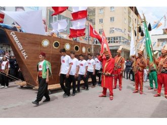 Öğrenciler Gemiyi Karadan Yürüttüler